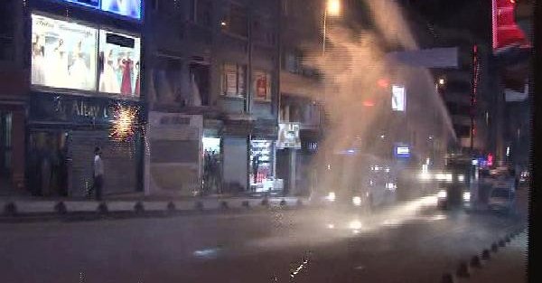 Kadıköy'deki Işid Karşıtı Eylemde Ortalık Karıştı