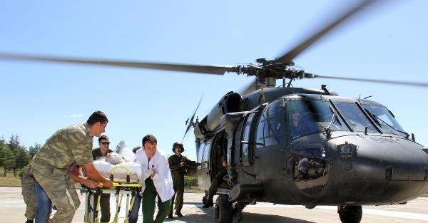 Kalp krizi geçiren hasta askeri helikopterle taşındı