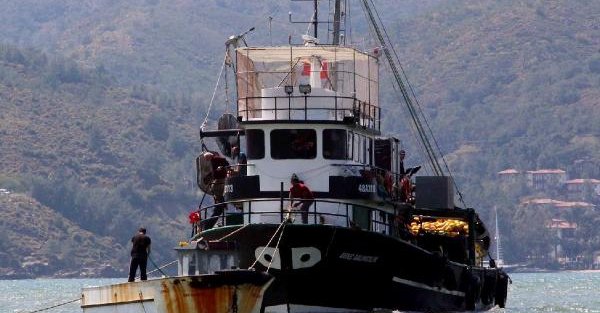 Karaya oturan balıkçı teknesi 2 gün sonra kurtarıldı