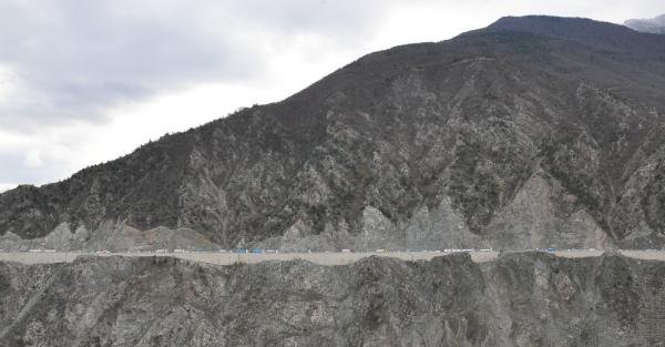 Kayalar Düştü, Artvin- Erzurum Karayolu 5 Saat Kapalı Kaldı