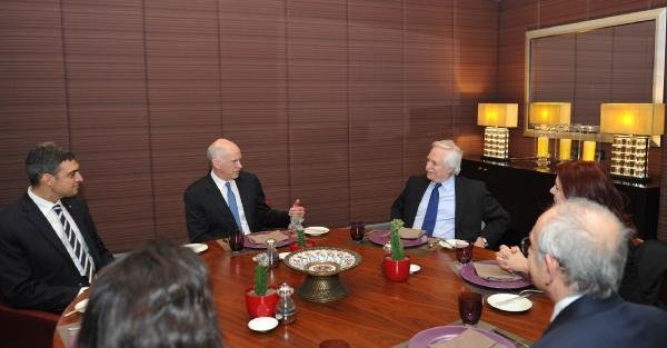 Kılıçdaroğlu, Papandreu ile akşam yemeğinde bir araya geldi