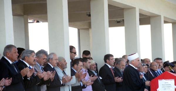 Kılıçdaroğlu, şehit cenazesine katıldı