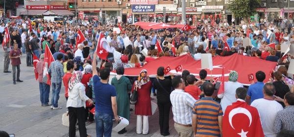 Kırıkkale’de 10 binler sokağa dökülüp terörü protesto etti