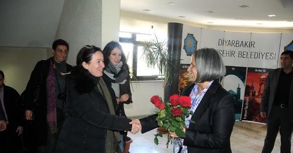 Kışanak'ı ziyaret eden SYRİZA Milletvekili: Yunan ve Kürt halkı arasındaki köprü önemli