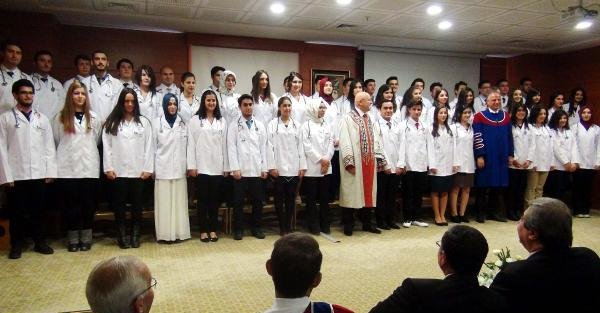 Konukoğlu Üniversitesi'nin İlk Tıp Öğrencilerine Beyaz Önlük