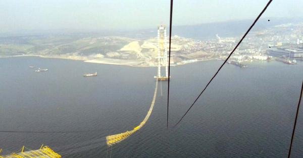 Körfez Köprüsü'nde kopan halatı Japon ekip söktü