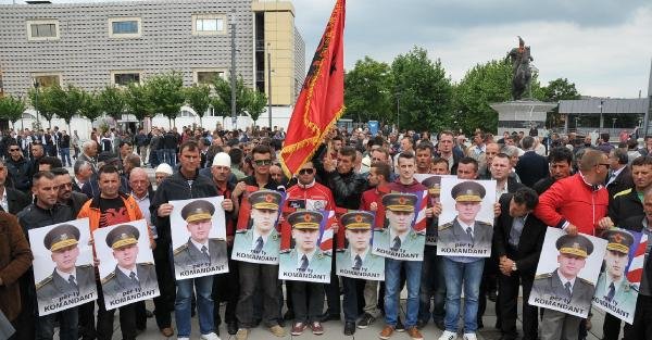 Kosova Meclisi’nde Savaş Suçları Özel Mahkemesinin kurulması konusu ertelendi