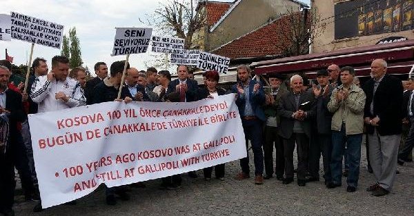 Kosova'da Türk, Arnavut ve Boşnaklar'dan soykırım iddialarına protesto