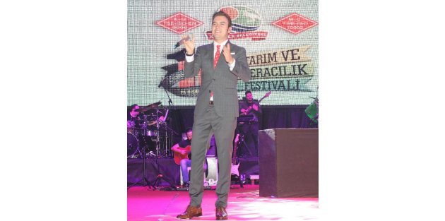 Kumluca'da Mustafa Ceceli konseri