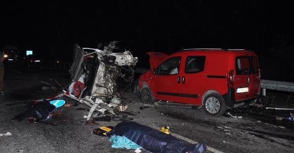 Kütahya'da zincirleme kaza: 2 ölü, 8 yaralı