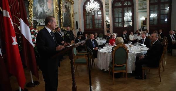 Letonya Cumhurbaşkanı Berzins’ten Cumhurbaşkanı Erdoğan Onuruna Akşam Yemeği