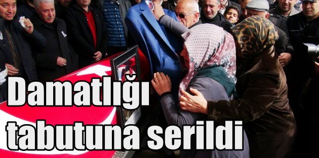 Malatya'da şehit polisin tabutuna damatlığı örtüldü