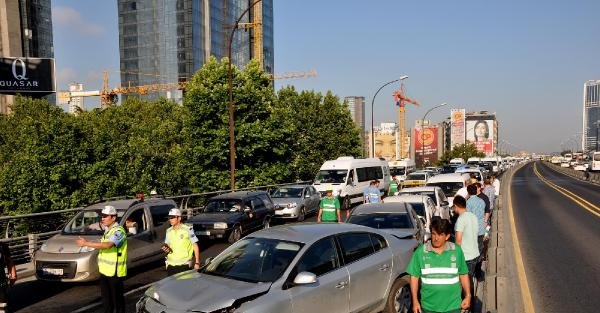 Mecidiyeköy'de 9 aracın karıştığı zincirleme trafik kazası: 1 yaralı