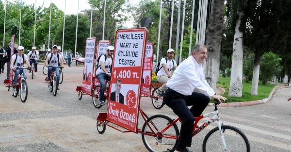 MHP’nin seçim vaatleri bisikletlerle anlatılıyor