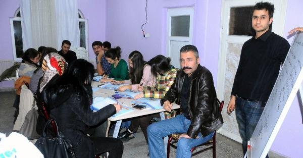 Midyat'ta Öğretmenlere Kürtçe Kursu
