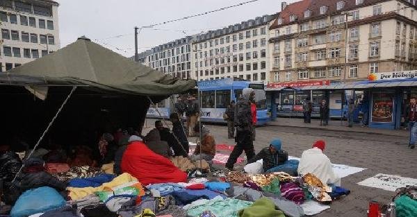 Mülteciler, Münih’te Açlık Grevinde
