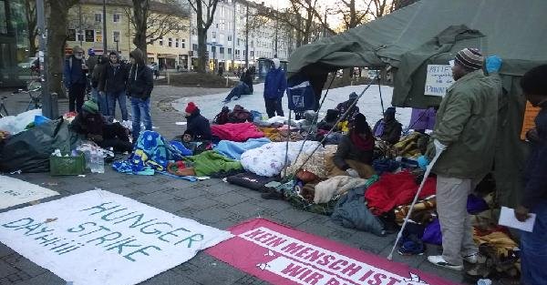 Münih’te Açlık Grevine Katılan 5 Mülteci Hastaneye  Kaldırıldı