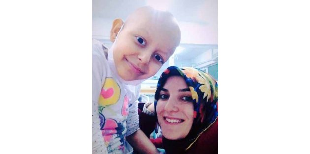 Mustafa Ceceli'den kanser hastası kıza moral verdi