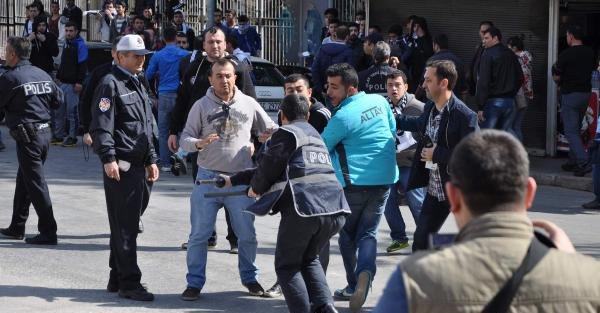 Nazilli Belediyespor-Altay maçında olay: 1 kişi yaralI Fotoğrafları