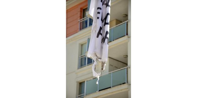Osmaniye'de HDP bayrağı yakıldı