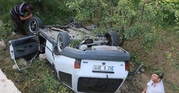 Otomobil şarampole devrildi: 1 ölü, 1 yaralı