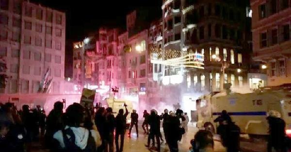 Polis, Galatasaray Meydanı'nda Eylemcilere Müdahale Etti