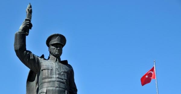 Rize’de 'Atatürk Anıtı kaldırılıyor' tartışması