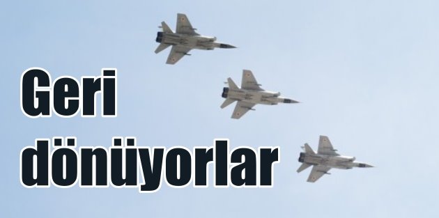 Rus uçakları Suriye'yi terk etmeye başladı