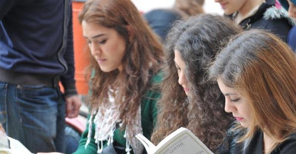 Samsun'da Üniversitelilerden Okuma Etkinliği