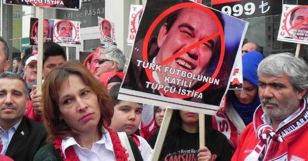 Samsunspor'dan federasyona Bursa'da siyah çelenk