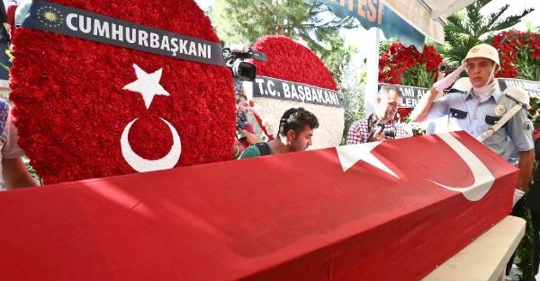 Şehit Emniyet Amiri Aksoy'u binlerce kişi uğurladı