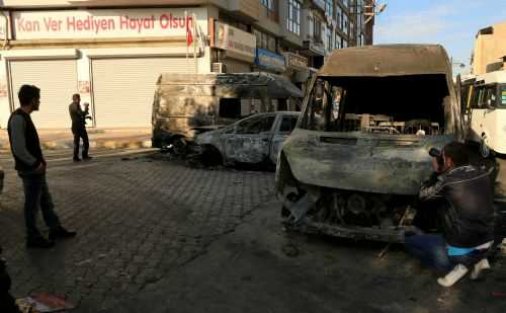 Siirt ve Diyarbakır'da saldırı, 3 asker yaralı