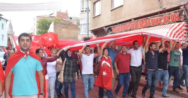 Sinop’ta şehitlere saygı ve teröre tepki yürüyüşü