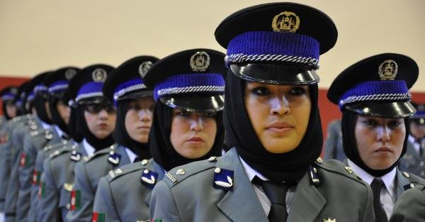 Sivas'ta Afgan kadın polisler mezuniyet heyecanı yaşadı