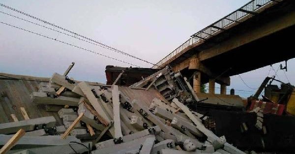 Sivas'ta yük trenleri çarpıştı: 1 ölü, 1 yaralı