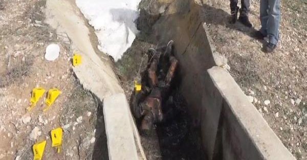 Su kanalında yakılmış erkek cesedi bulundu