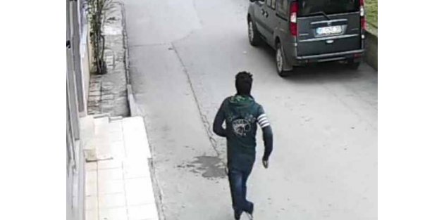 Suriyeli kapkaççı, montundaki işaretten yakalandı