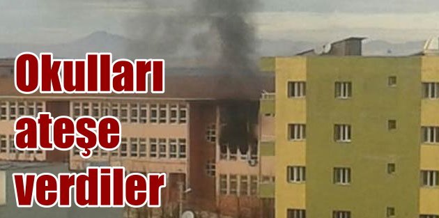 Teröristler Şırnak'ta 3 okulu ateşe verdi