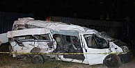 Niğde’de tren servis minibüsüne çarptı: 5 ölü 11 yaralı