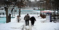 Ankara'da okullar tatil: Kar yağışı okulları tatil ettirdi