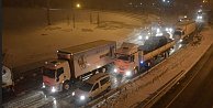Bursa Balıkesir yolu kar yüzünden ulaşıma kapandı