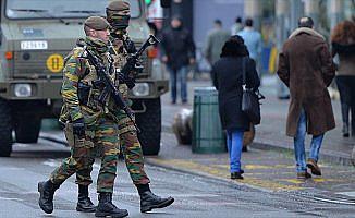 Belçika'da askerler 2020'ye kadar sokakta
