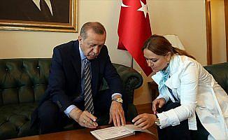 Cumhurbaşkanı Erdoğan, KADEM'e kurban bağışı yaptı