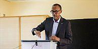 Ruanda'da Kagame önde 