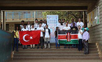 TİKA'nın gönüllü elçileri Kenya'da kütüphane kuracak