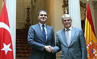 AB Bakanı Çelik İspanya Dışişleri Bakanı Dastis ile görüştü