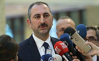 Adalet Bakanı Gül: Hukuk açısından çok büyük bir skandal