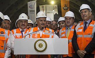 Başbakan Yıldırım: Sabuncubeli Tünelleri İzmir ile Manisa'yı birbirine yakınlaştırdı