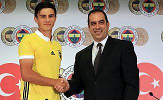Fenerbahçe'de Eljif Elmas imzayı attı