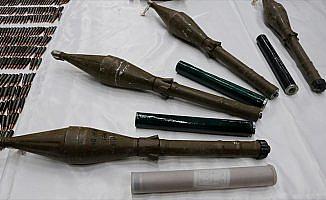 Hakkari'de patlamaya hazır RPG-7 antitank mühimmatları bulundu